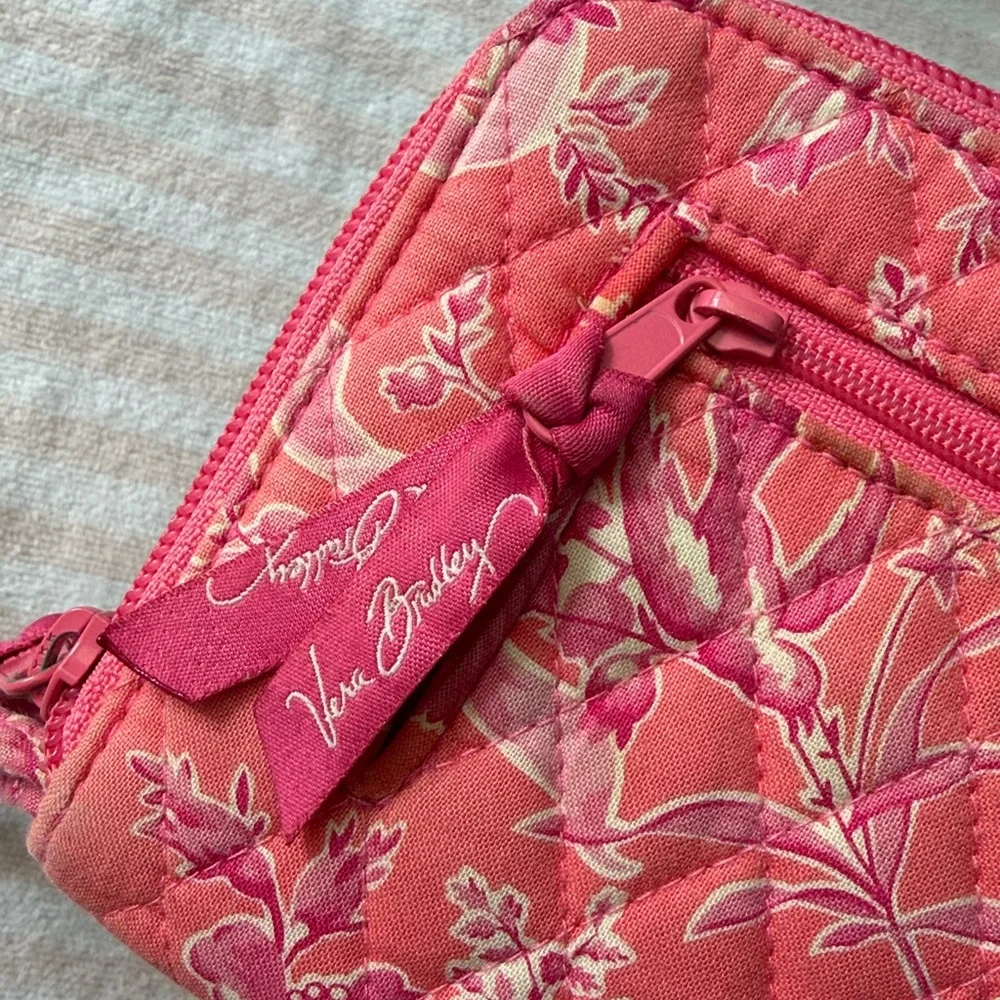 Vera Bradley Coral Pink Quilted Floral Wristlet Wallet - Picture 4 of 9